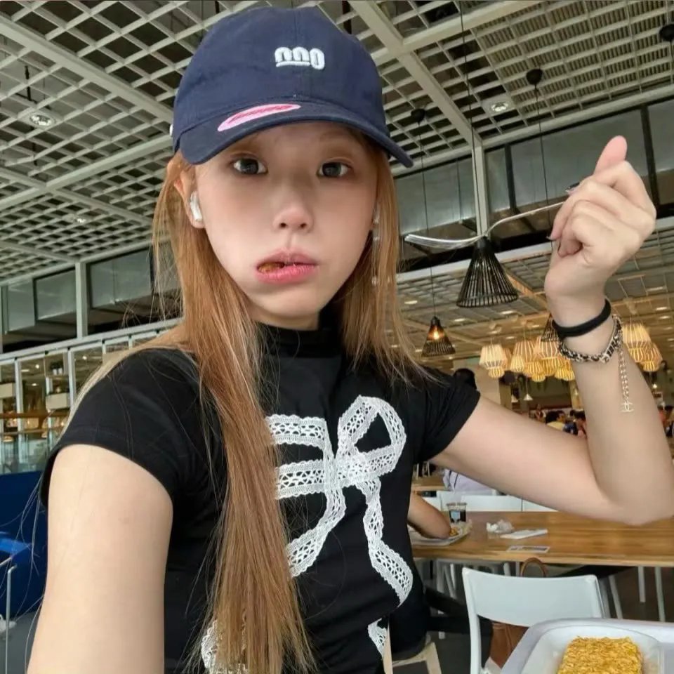 三狼四虎女霸王封面